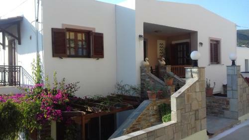Elina Apartments
