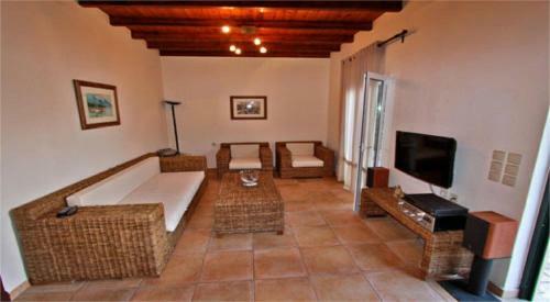 Beachfront Villa Benele