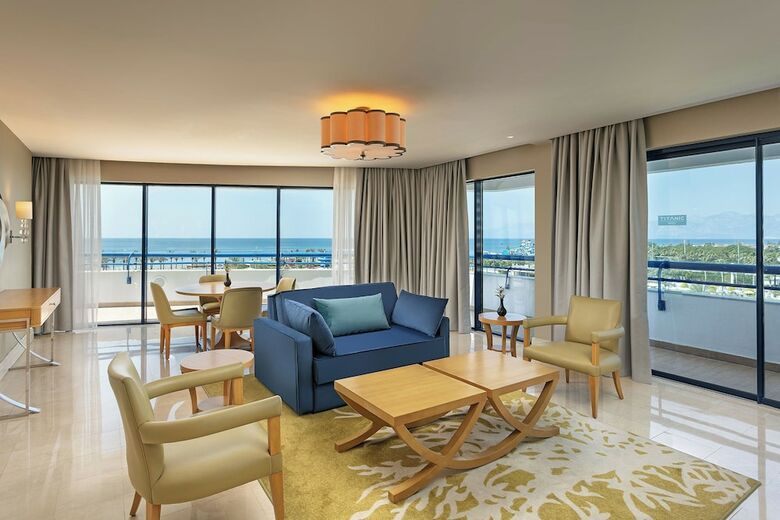Titanic Beach & Resort De Luxe Hotel