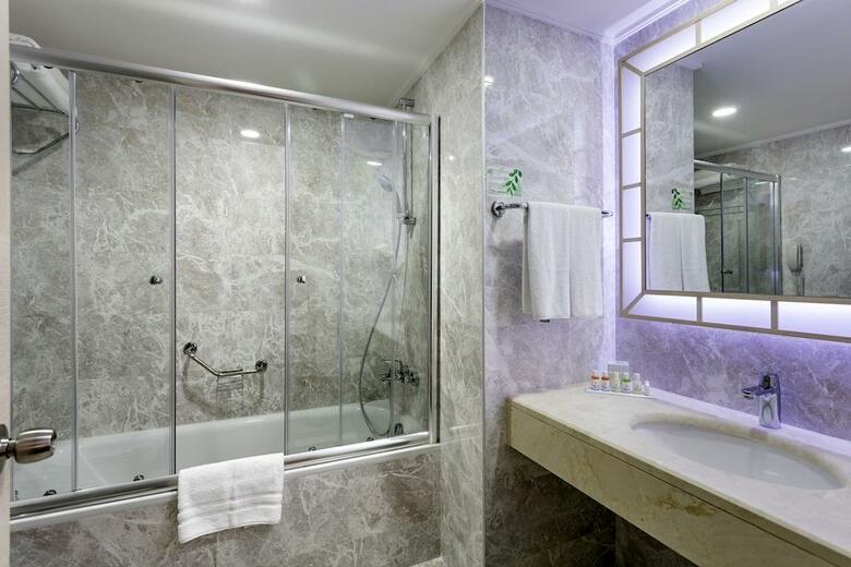 Hotel Miracle Resort