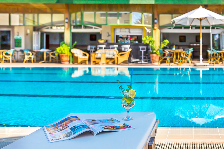 Happy Hotel
