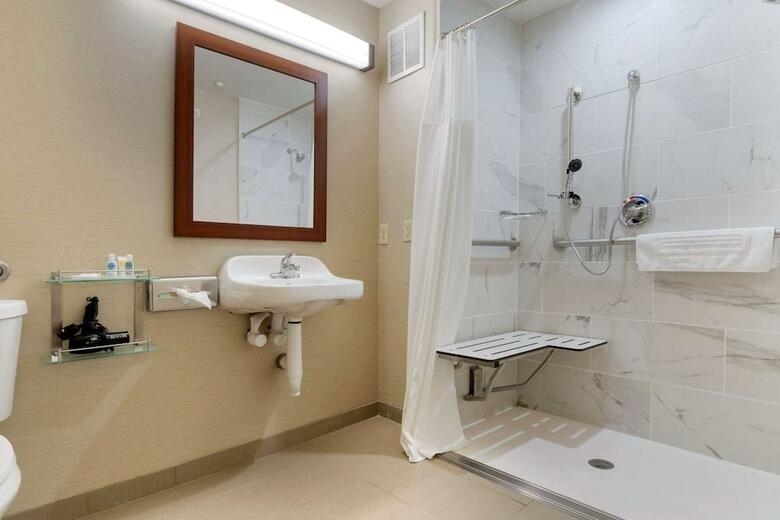 Hotel Comfort Suites