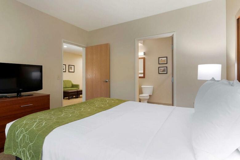 Hotel Comfort Suites