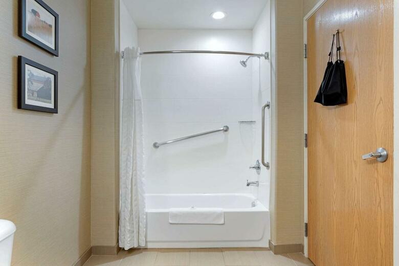 Hotel Comfort Suites
