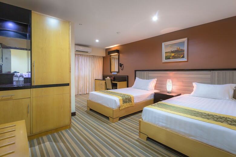 Hotel Hallmark Inn