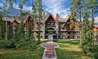 Hotel Resort At Canmore Banff