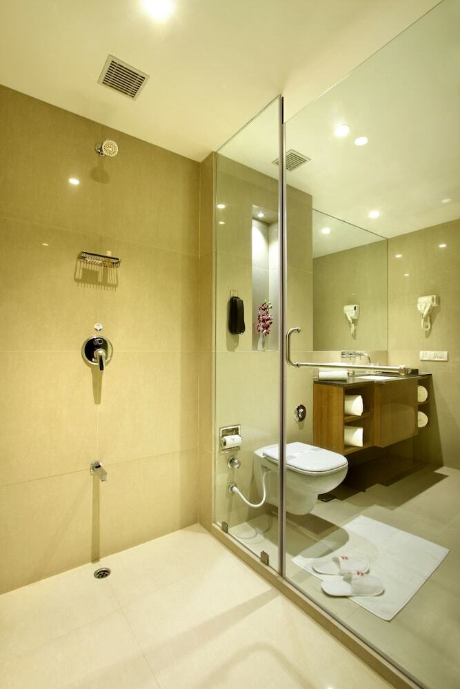 Hotel Express Towers