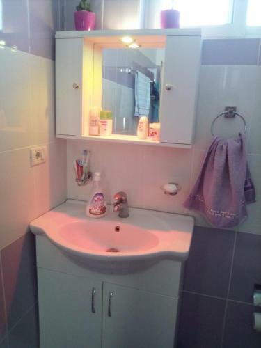 Apartamento Sazani's Place