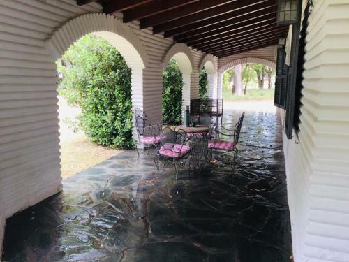 Casa De Campo Y Mar "estancia El Rezongo" Pehuen Co