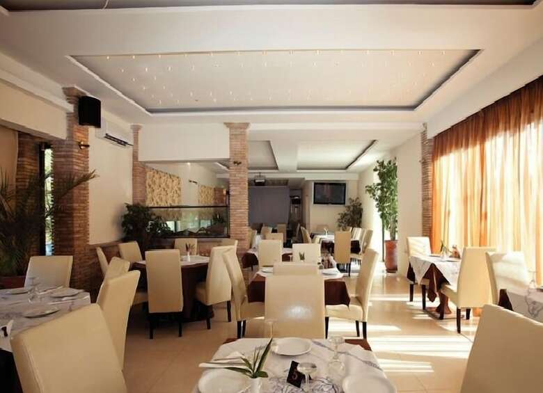 Zante Plaza Hotel & Apartments
