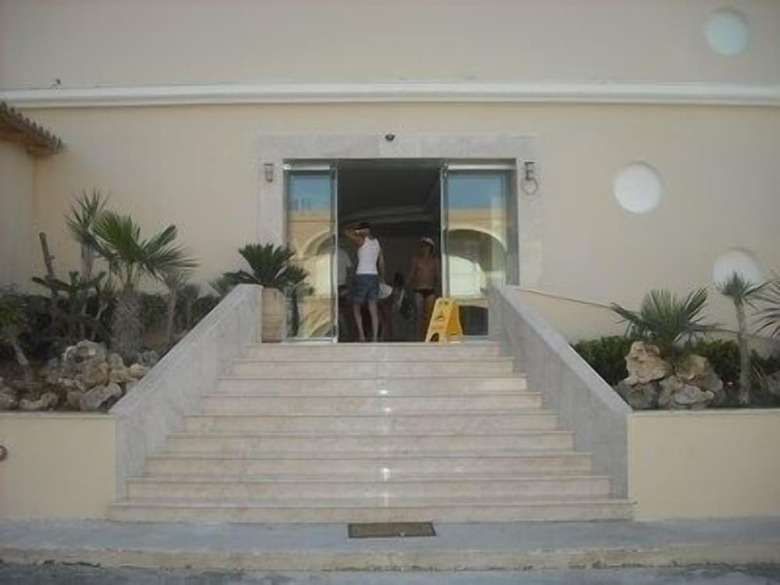 Zante Plaza Hotel & Apartments
