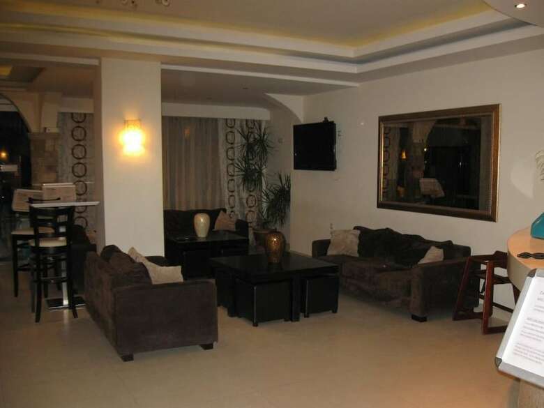 Zante Plaza Hotel & Apartments
