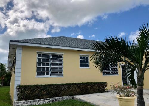 Coral Harbour Apartment