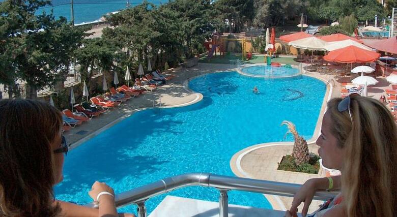 First Class Hotel