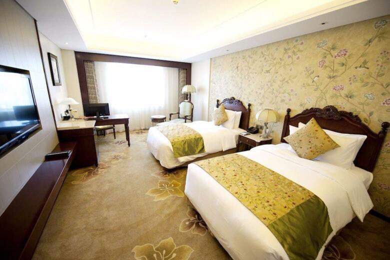 Royal Phoenix Hotel