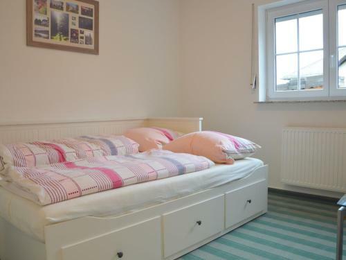 Luxurious Apartment In Ulmen Near Lake