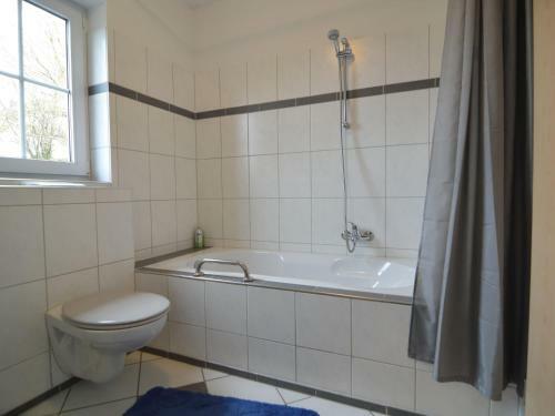 Luxurious Apartment In Ulmen Near Lake