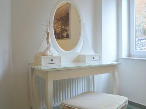 Luxurious Apartment In Ulmen Near Lake