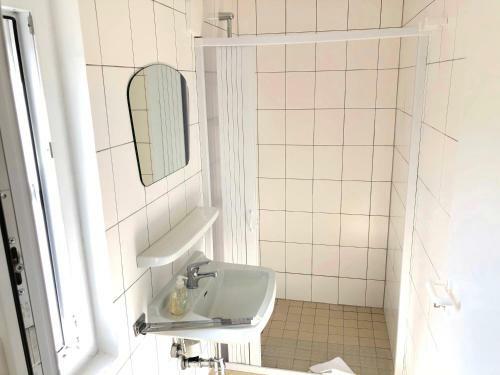 Hostal Pension Rote Rosen