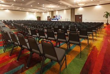 Hotel Holiday Inn Santa Elena