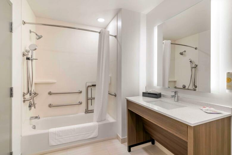 Hotel Comfort Inn & Suites