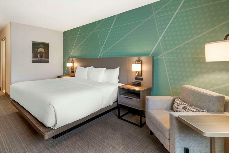 Hotel Comfort Inn & Suites