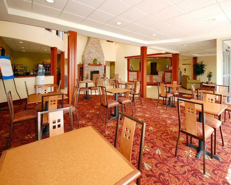 Hotel Comfort Inn & Suites