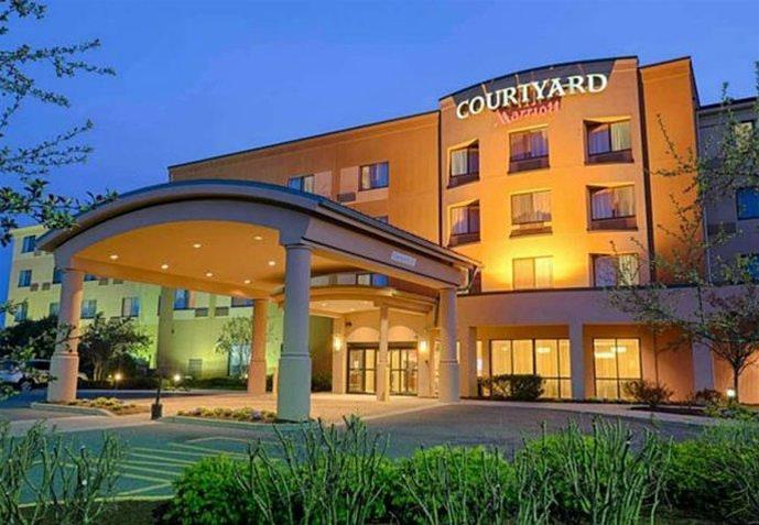 Hotel Courtyard Salisbury