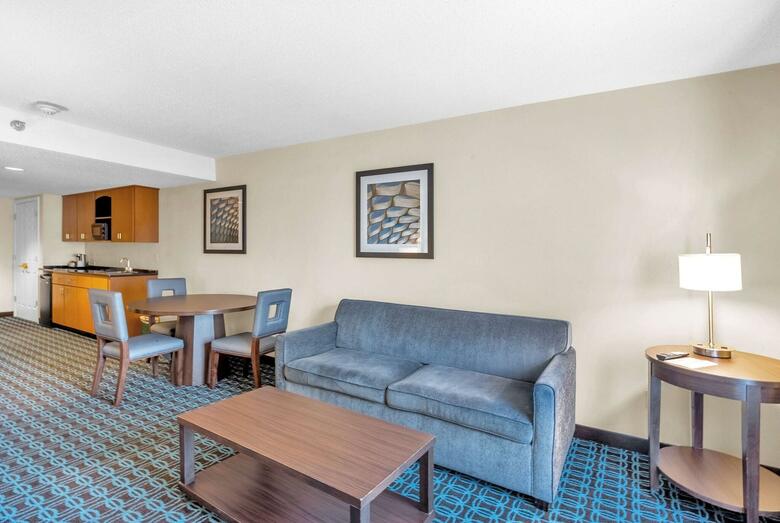 Hotel Wingate By Wyndham Schaumburg / Convention Center