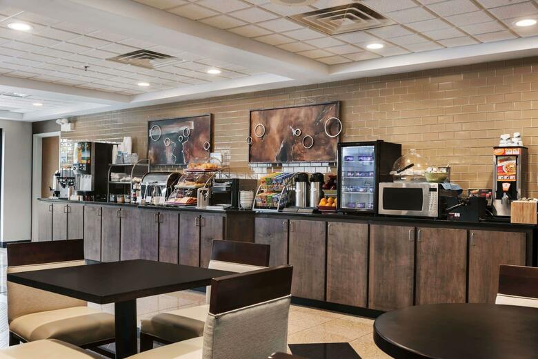Hotel Wingate By Wyndham Schaumburg / Convention Center