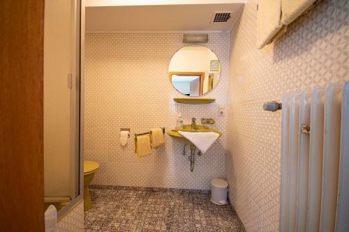 Hostal G�stehaus K�hn's Weinschenke