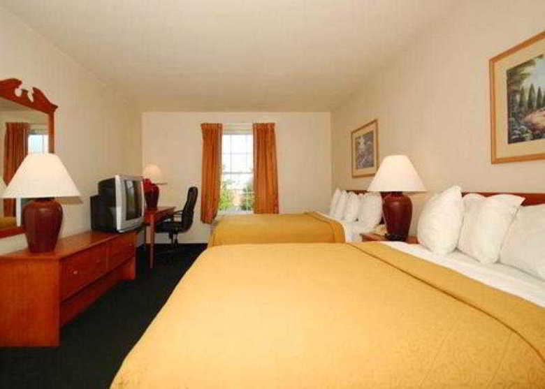 Hotel Quality Inn & Suites Chesterfield Village