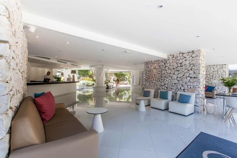 Hotel Fergus Style Cala Blanca Suites