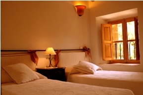 Petit Hotel Hostatgeria La Victoria