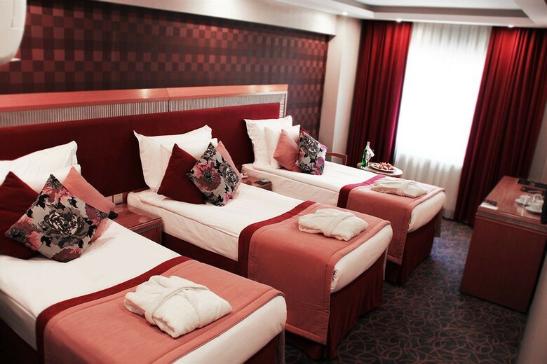 Carlton Hotel