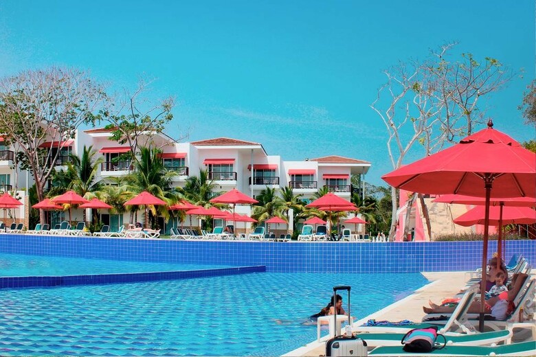 Hotel Decameron Bar� All Inclusive