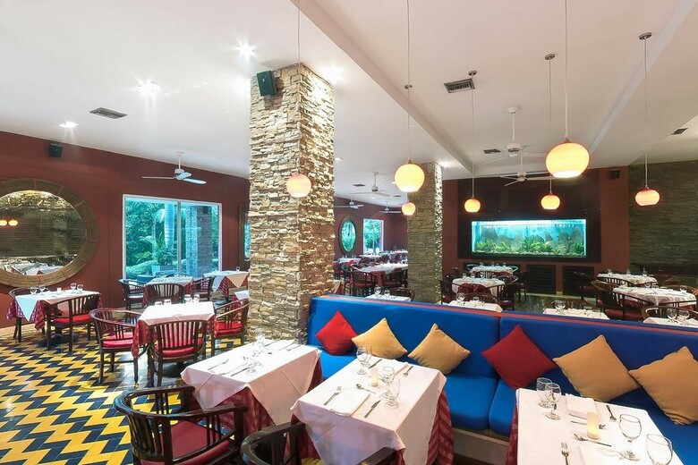 Hotel Decameron Bar� All Inclusive