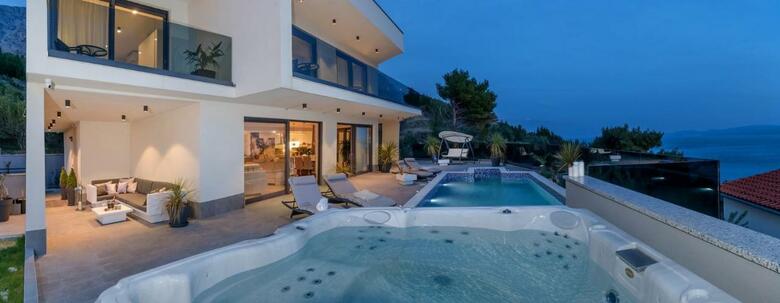 Luxury Villa Happiness