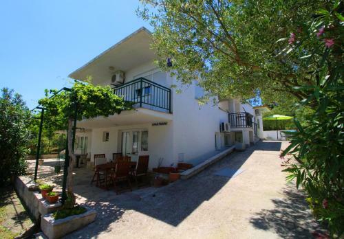 Apartments Neven
