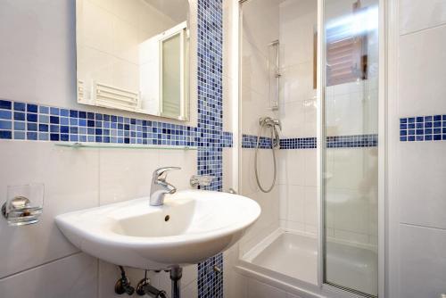 Apartments By The Sea Zavala (hvar) - 2061