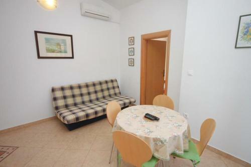 Apartment Zdrelac 8285a