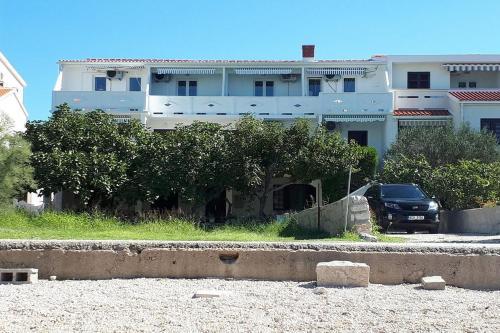Apartment Metajna 6466g