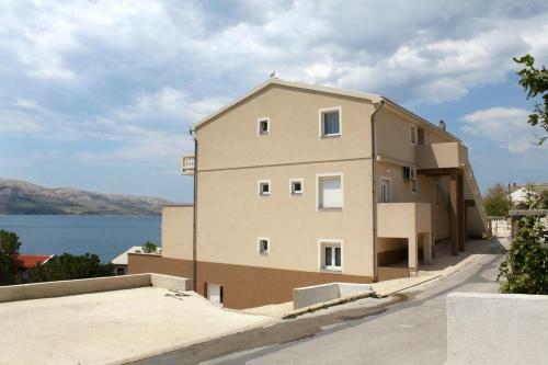 Apartment Metajna 4116a