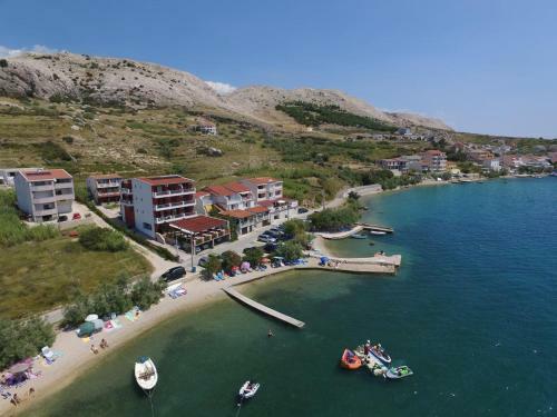 Hostal Double Room Metajna 3305o