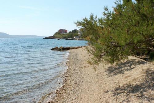 Hostal Double Room Metajna 3305o