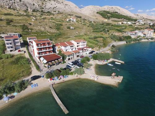 Hostal Double Room Metajna 3305v