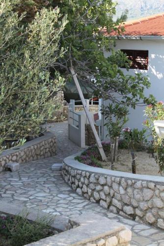 Apartment Kustici 6335c
