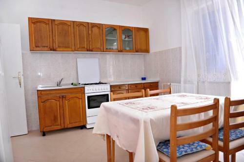 Apartment Metajna 10405b