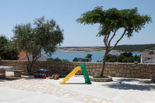 Apartments With A Parking Space Caska (pag) - 4089