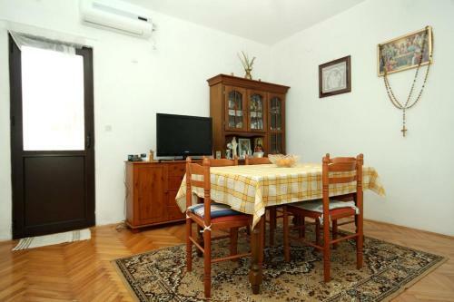 Apartment Zubovici 4082a